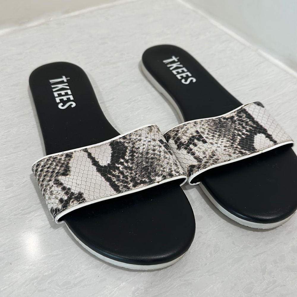 Tkees sandals
